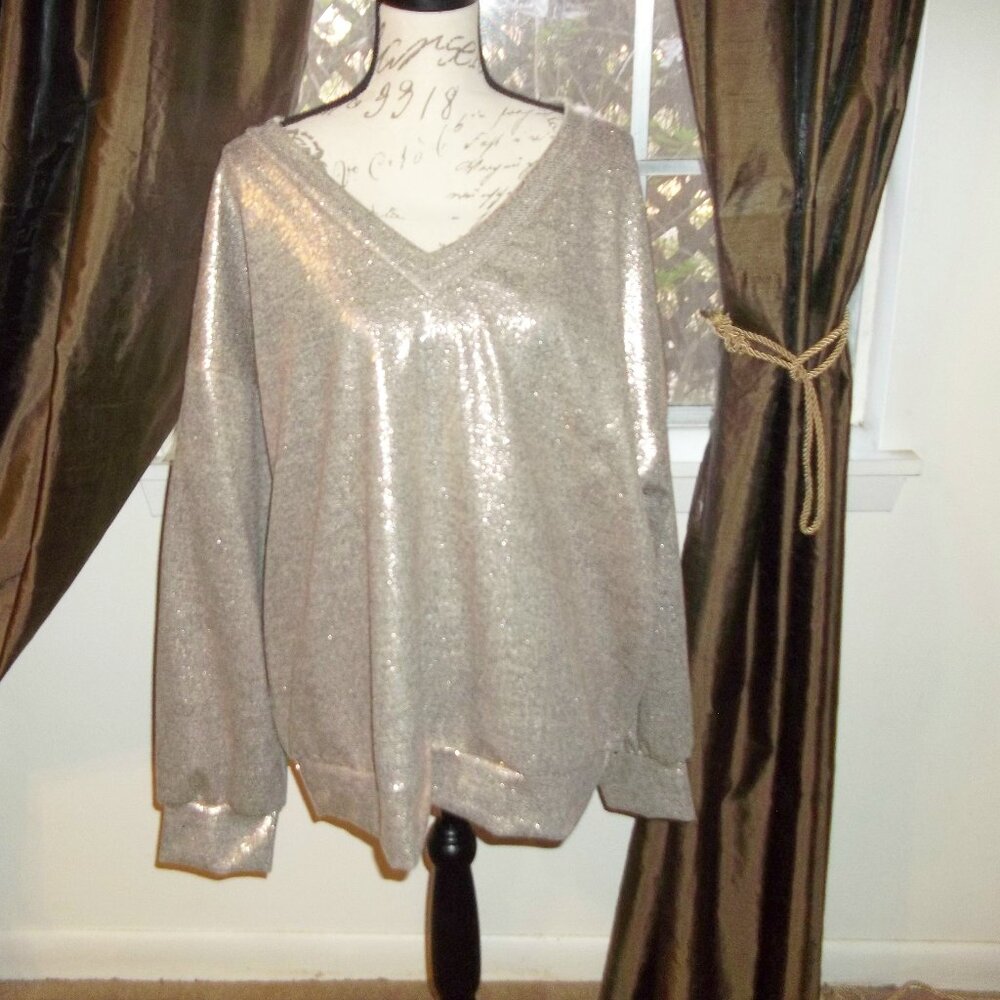 GeeGee Gold Metallic Shimmer  Top 1XL V-Neck Long Sleeve "In love with you top"